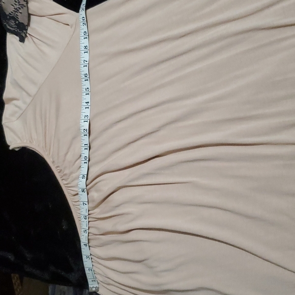 FOREVER 21 Creamy Peach Asymmetrical Stretchy Tunic Dress w/Blk Lace-EUC-Sz SP - Picture 13 of 17